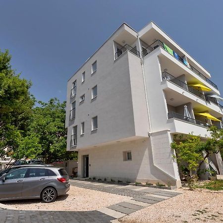 Emilia Lofts Aparthotel Tučepi Exteriör bild